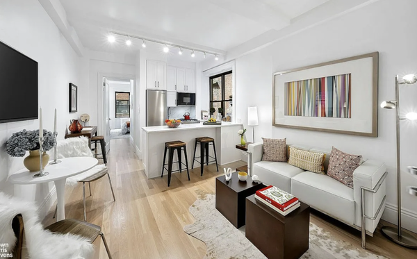 NYC Apartment Remodel - Full remodel of NYC Apartment located in the upper east side, complete with a new bathroom, kitchen, living room and bedroom upgrades