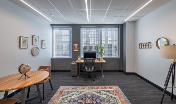 Private Office Spaces - Our private office space is fully furnished and move-in ready! Several sizes and options are available based on your needs. All offices are private and lockable but also give you access to all of the other perks at Venture X Arlington – Courthouse Metro. Therefore, you can close your door when you need to focus on a task, but you also have the option to network with other businesses in our spacious common areas. Private Office Spaces - Our private office space is fully furnished and move-in ready! Several sizes and options are available based on your needs. All offices are private and lockable but also give you access to all of the other perks at Venture X Arlington – Courthouse Metro. Therefore, you can close your door when you need to focus on a task, but you also have the option to network with other businesses in our spacious common areas.