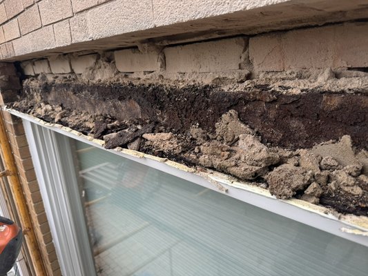 Lintel replacement/ Flashing installation - On the following photos you can see when your lintel start to fail and how we are replacing them. You can also see how we install new masonry flashing and preventing leaks.