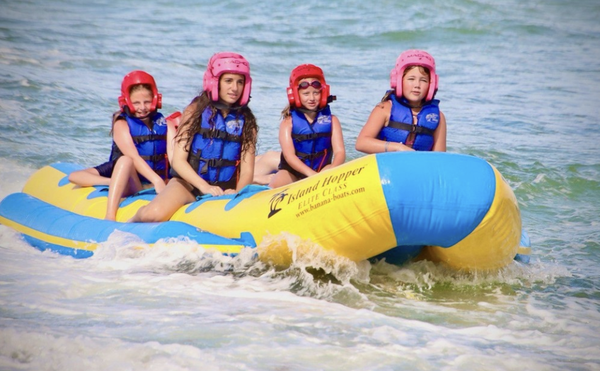 Banana Boat Ride - Enjoy Banana Boat with your party!
From 6 years old anyone can go for 15 minutes!