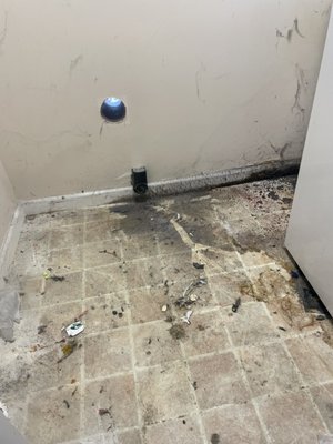 Deep cleaning - This cleaning we had to remove mold. Deep cleaning - This cleaning we had to remove mold.