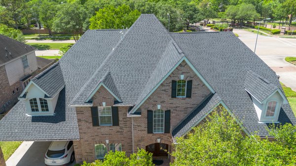 Wellbrook Ln - A solid roof. A clean jobsite. A satisfied homeowner. That’s our checklist—and we never miss a step Wellbrook Ln - A solid roof. A clean jobsite. A satisfied homeowner. That’s our checklist—and we never miss a step