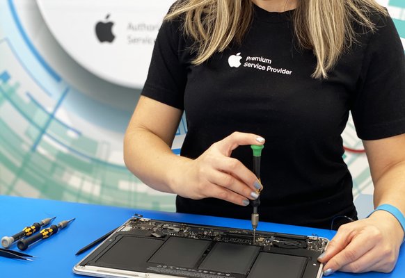 Apple Authorized location / Expert in PC repairs - Computer Doctor BG provide highly successful, efficient and reliable computer repair, Apple repair and data recovery services in Las Vegas. Our certified technicians are capable of repairing any computer, laptop hardware or software related issues. We’re an Apple Authorized Service Provider and provide in or out warranty repair service for all Mac and iPhone devices. We are known as an elite and professional computer repair store, providing complicated and unique computer repair services to Las Vegas NV. Computer Doctor BG deliver service with the highest standards in the computer repair industry, so you get the best professionalism and quality that you may expect. Bring your PC or Mac today, at one or our Las Vegas or Henderson locations or Give us a call to schedule an appointment . Apple Authorized location / Expert in PC repairs - Computer Doctor BG provide highly successful, efficient and reliable computer repair, Apple repair and data recovery services in Las Vegas. Our certified technicians are capable of repairing any computer, laptop hardware or software related issues. We’re an Apple Authorized Service Provider and provide in or out warranty repair service for all Mac and iPhone devices. We are known as an elite and professional computer repair store, providing complicated and unique computer repair services to Las Vegas NV. Computer Doctor BG deliver service with the highest standards in the computer repair industry, so you get the best professionalism and quality that you may expect. Bring your PC or Mac today, at one or our Las Vegas or Henderson locations or Give us a call to schedule an appointment .