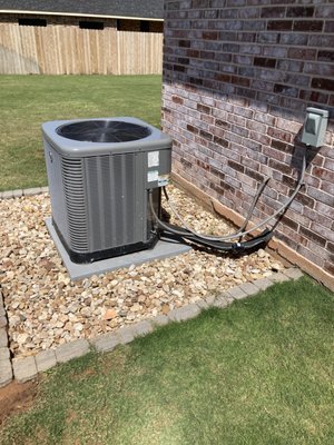 AC Condenser Repair – Anaheim, CA - HiLo Heating & Air Conditioning completed this AC condenser repair for a residential customer in Anaheim. Our technician quickly diagnosed the issue, performed the necessary repairs, and tested the system to ensure reliable cooling. We specialize in AC repair, HVAC maintenance, air conditioning installation, furnace repair, and heating services for residential and commercial customers throughout Orange County. Reliable Comfort. Done Right.