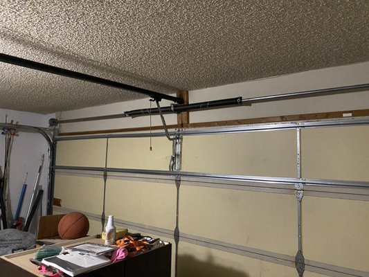 Spring/Garage Door Repair - Customer had an old Martin door and springline. Replacement sections are not available and customer wanted to repair existing door.
New universal springline and operator bracket with support struts installed Spring/Garage Door Repair - Customer had an old Martin door and springline. Replacement sections are not available and customer wanted to repair existing door.
New universal springline and operator bracket with support struts installed