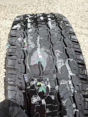Tire repair - Removal of a metal object