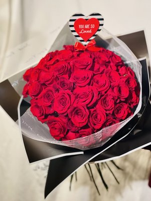 Romance - For those who are in love, we always have red roses and gifts available. Romance - For those who are in love, we always have red roses and gifts available.