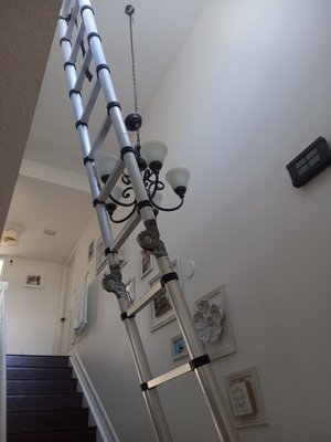 lamp replacement - Working at heights involves a high risk of falling, but with a professional approach and the appropriate equipment, the work is as easy as reading the alphabet) 20ft