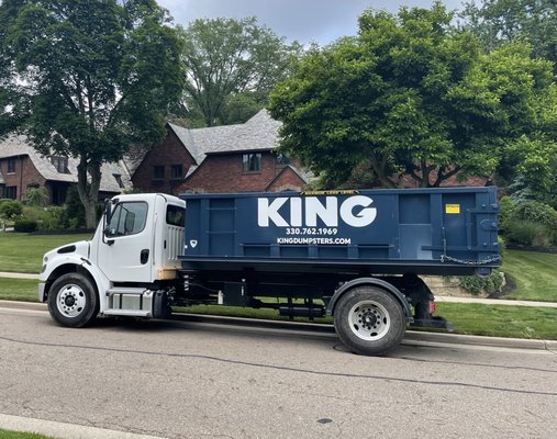 Residential Dumpster Delivery - We offer residential and commercial dumpster rental. Whether you're cleaning out the garage or doing home demolition, King Dumpsters meets all your dumpster rental needs. Our website offers easy online ordering. Family owned and locally operated, call King Dumpsters today for all your dumpster needs! Residential Dumpster Delivery - We offer residential and commercial dumpster rental. Whether you're cleaning out the garage or doing home demolition, King Dumpsters meets all your dumpster rental needs. Our website offers easy online ordering. Family owned and locally operated, call King Dumpsters today for all your dumpster needs!