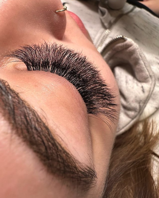 Lashes - Lash appointments available for this week