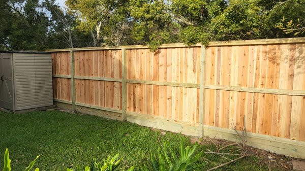 Installing one of the most eye-catching fences - Upon contact, the customer initially wanted to install a fence that could demonstrate the aesthetics of the owner. After reviewing several options, the customer chose this one. Installing one of the most eye-catching fences - Upon contact, the customer initially wanted to install a fence that could demonstrate the aesthetics of the owner. After reviewing several options, the customer chose this one.