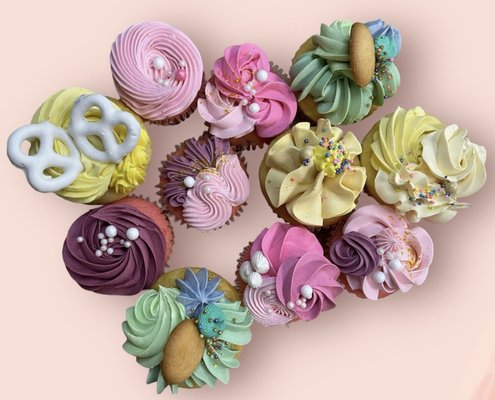 Cupcakes - Cupcakes by design, delicious, fluffy, fancy , edible!!! Cupcakes - Cupcakes by design, delicious, fluffy, fancy , edible!!!