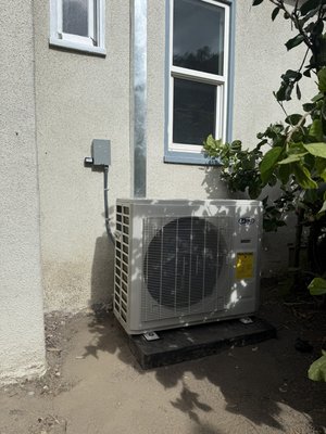 Full System Replacement with Slim Line Inverter Condenser and gas electric furnace - Relocated and replaced the existing outdoor condenser with a new slimline inverter heat pump system, including a new refrigerant line set. Replaced the original gas/electric furnace and upgraded the system with a smart thermostat, surge protection, and an air purification system for improved comfort, equipment protection, and indoor air quality. The project also includes an excellent warranty and maintenance plan, providing the customer with two full years of no out-of-pocket expenses under the agreed service plan.