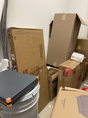 Hair Salon Relocation - This was a relocation of a beauty salon from midtown,Ga to Buckhead, Ga
With salon chairs
Tall mirrors
As well as boxes Hair Salon Relocation - This was a relocation of a beauty salon from midtown,Ga to Buckhead, Ga
With salon chairs
Tall mirrors
As well as boxes