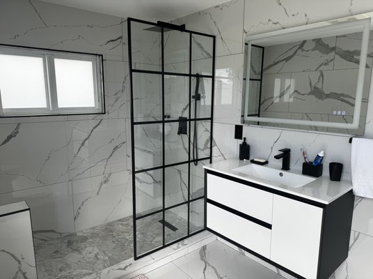 Shower glass - 3/8 glass tempered