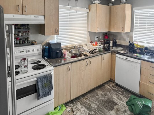 Kitchen Remodel - We did a remodel on this worn and outdated kitchen. The client was very pleased with his new and improved kitchen.