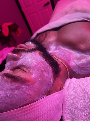 Charcoal refining mask - My client came in today for the " Gentle Flow Facial" along with relaxation and great conversation!
This facial is built around greeting the client with a gentle basic facial that's customized to the clients skin care needs and concerns 
•
This facial can found on my booking site titled (Gentleman Escape)!
