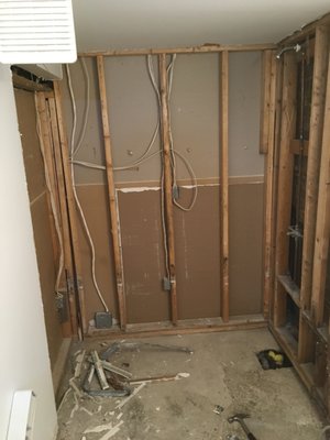 Marc's bathroom (curbless shower) - The client wanted to remodel his very old basement bathroom.
Here's what I came up with (tile choice isn't my fault...). Marc's bathroom (curbless shower) - The client wanted to remodel his very old basement bathroom.
Here's what I came up with (tile choice isn't my fault...).