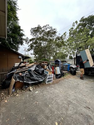 Full Truckload of Household Junk - Full Truck Load of Household Garbage, we knocked it out in an hour!

Another Happy Customer!