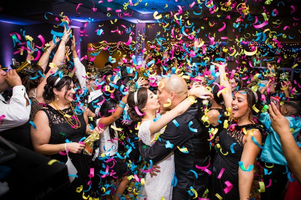 Weddings Photos - Some of our favorite wedding love stories. Weddings Photos - Some of our favorite wedding love stories.