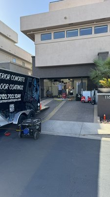 Henderson Tandem Garage Coated with Pebble Beach Flake - We transformed this 700 square-foot tandem garage garage in Henderson. The home was built in 2006 and had tons of stains and wear and tear on their garage floor.  The transformation on this one was amazing. Our customer said they will no longer be embarrassed to leave their garage door open.