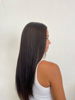 Keratin Smoothing Treatment - Saphira Mineral Keratin Deep Conditioning Smoothing Treatment repairs damaged hair, eliminates frizz and adds luminous shine, lasts up to 3 months. Keratin Smoothing Treatment - Saphira Mineral Keratin Deep Conditioning Smoothing Treatment repairs damaged hair, eliminates frizz and adds luminous shine, lasts up to 3 months.