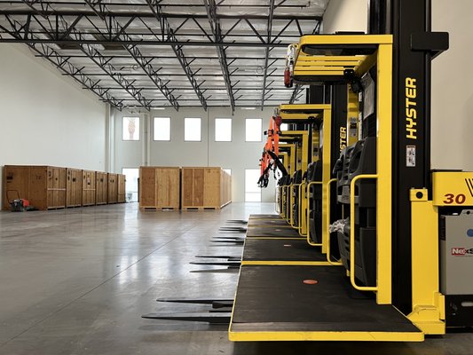 Business Storage - We offer storage services for businesses of all types, accommodating a wide range of items such as machinery, equipment, vehicles, parts, furniture, supplies, inventory, components, finished goods, seasonal items, and more. Our storage solutions include flexible options like vaults, pallets, shelves, and floor space in various sizes. We provide both short-term and long-term contract options.
