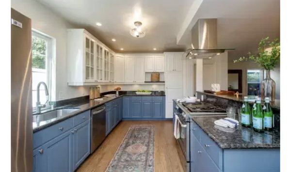 Cabinet Refinishing - Two tone cabinet refinishing Cabinet Refinishing - Two tone cabinet refinishing