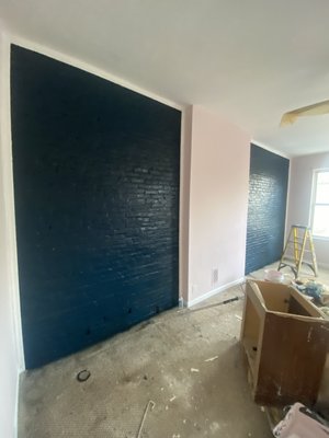 House interior paint - In the second floor of this house we repair all the hole on the wall, and the ceiling; finally touch we paint 4 rooms and the hallway. 
If you need a repair contact us, and we can get you an estimate