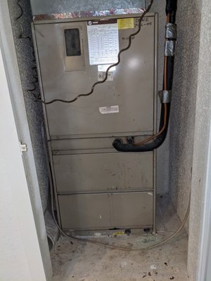 Heat pump replacement - Replacement of a split heat pump unit in a condo Heat pump replacement - Replacement of a split heat pump unit in a condo