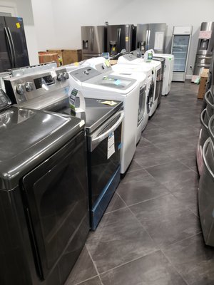 appliances - We have very  large selection of appliances  and rugs  outlet