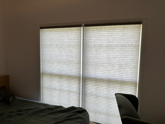 Condo with modern blinds! - A condo on University of Texas campus (78705) just went from old blinds to new modern grey honeycomb blinds! Beautiful modern grey with grey valances. Condo with modern blinds! - A condo on University of Texas campus (78705) just went from old blinds to new modern grey honeycomb blinds! Beautiful modern grey with grey valances.