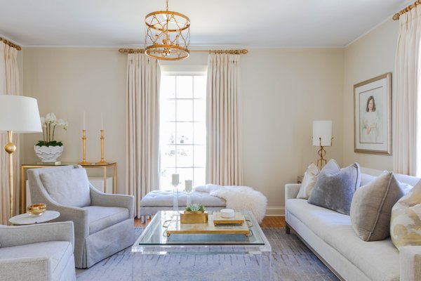 OAKRIDGE - This is an old metairie renovation our lead designer, Tina, completed.