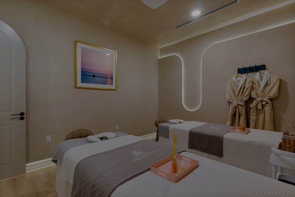 Couple's Massage - Relax and unwind together with a side-by-side massage in a calming setting—perfect for reconnecting or celebrating a special moment. Couple's Massage - Relax and unwind together with a side-by-side massage in a calming setting—perfect for reconnecting or celebrating a special moment.