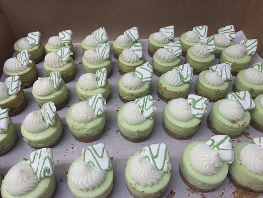 Mini Desserts - We offer a wide variety of mini desserts! Mini Desserts - We offer a wide variety of mini desserts!