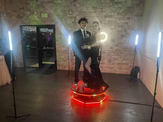 360 Video booth - Oh baby! Have your memories come to life with the 360 booth experience, show your groove and we'll do the rest. The 360 photo booth is always a popular addition to your event, so get one today! Be the center of the of the fun and experience it yourself.