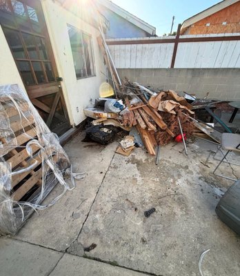 Junk clean up - Got post constitution debris or pilled up trash ? give us a call and well help you regain your space! Junk clean up - Got post constitution debris or pilled up trash ? give us a call and well help you regain your space!