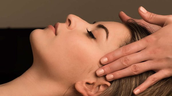 Bellanina Facelift Massage - The Bellanina Facelift Massage is the natural way to lift, tone and rejuvenate the face. It is basically a workout for the face, which involves manipulating the facial muscles and activating pressure points to release old tension patterns and stuck energy in the face. Hot towels and natural plant based products are used throughout the treatment, along with special techniques performed on the face to "lift and set" the face into the new position. This therapy softens fine lines and wrinkles and gives the face a radiant, youthful glow and soft texture. The results are astonishing! Bellanina Facelift Massage - The Bellanina Facelift Massage is the natural way to lift, tone and rejuvenate the face. It is basically a workout for the face, which involves manipulating the facial muscles and activating pressure points to release old tension patterns and stuck energy in the face. Hot towels and natural plant based products are used throughout the treatment, along with special techniques performed on the face to "lift and set" the face into the new position. This therapy softens fine lines and wrinkles and gives the face a radiant, youthful glow and soft texture. The results are astonishing!