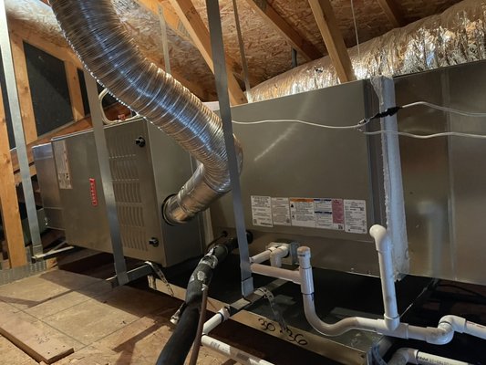New BRYANT 16 SEER 3.5 TON split system with gas furnace - Replacement of 20 year old system. New BRYANT 3.5 Ton split system with gas furnace and variable speed motor New BRYANT 16 SEER 3.5 TON split system with gas furnace - Replacement of 20 year old system. New BRYANT 3.5 Ton split system with gas furnace and variable speed motor