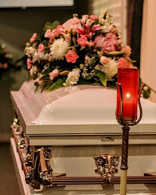 Funeral photos - Here’s is a deeper dive into funeral photos. Endings can be beautiful even though they are painful. We all deserve photos to look back on when there’s so much love and money being into each funeral. I start at $300 and I discount sessions for children. Funeral photos - Here’s is a deeper dive into funeral photos. Endings can be beautiful even though they are painful. We all deserve photos to look back on when there’s so much love and money being into each funeral. I start at $300 and I discount sessions for children.