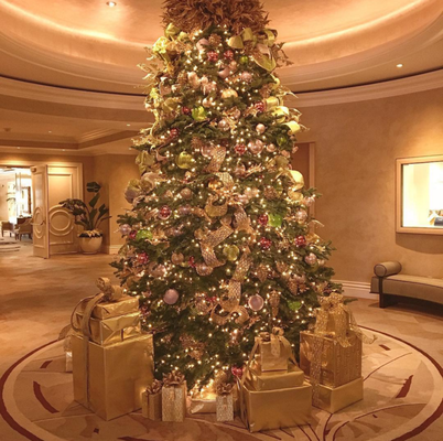 Christmas Display Installation - Beautiful Interior Christmas Displays, Tree's custom designed, Matching wreaths, Garland, and luxury floral, for that magical Christmas morning.