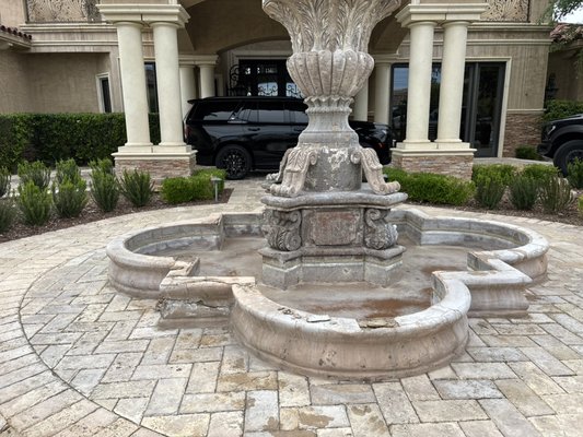 Deep cleaning of fountain in Southern Highlands - Deep clean of very dirty fountain in southern highlands Deep cleaning of fountain in Southern Highlands - Deep clean of very dirty fountain in southern highlands