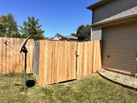 Fence repair or replace. New installation residential or commercial - This is from a real customer in Clark, Missouri
 I've been struggling with my old gate for 10 years. Every time I open or close it, it drags on the ground, and I have to lift it with a lot of effort. I called multiple fence companies, and they all insisted on replacing my entire fence. However, when I contacted Complete Fence Care, they came out and assured me that my fence was fine and that the gate just needed an adjustment. They not only adjusted my gate but also checked all the posts in my yard to ensure they were secure, without me even asking. I was incredibly anxious about potentially spending $4,000 on a new fence, but Complete Fence Care only charged me $300—$200 less than what I expected. I definitely recommend them!