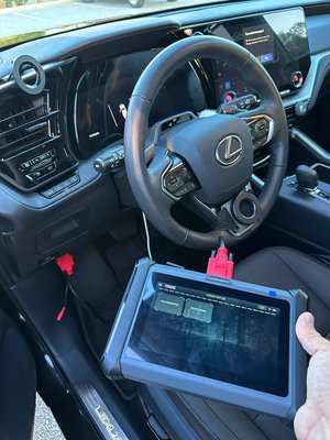 2025 Lexus TX – Emergency Unlock & New Key Programming at Airport - We were called to assist with a 2025 Lexus TX at the airport parking lot. The customer had lost the keys, so we first performed a safe, damage-free unlock. Then we cut and programmed a brand-new smart key on-site. Within a short time, the vehicle was ready to drive again — all done conveniently right at the airport without towing to a dealership. 2025 Lexus TX – Emergency Unlock & New Key Programming at Airport - We were called to assist with a 2025 Lexus TX at the airport parking lot. The customer had lost the keys, so we first performed a safe, damage-free unlock. Then we cut and programmed a brand-new smart key on-site. Within a short time, the vehicle was ready to drive again — all done conveniently right at the airport without towing to a dealership.
