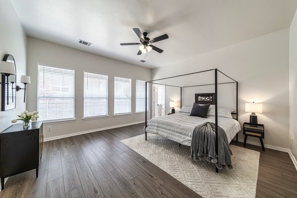 McKinney Flip Home - Sold in 3 Days! - A contractor was flipping this home and needed to sell for a quick turnaround. Staged To Perfection was on the case, and was able to quickly get in once their work was complete, and turn the space into an inviting, cozy home for potential buyers to fall in love with.