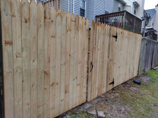 Nail Up Fences in Laurel - The classic “nail up” fence is simple and sturdy. This fence consists typically of non-overlapping, side-by-side boards, but board-on-board styles are also possible. Normally, this style will use “dog-eared” boards or regular flat-top boards. It’s a great way to add privacy to your yard, and this style will typically be more affordable than others.