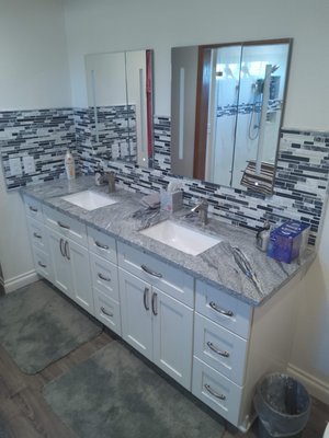 Bathroom Remodels - We transform bathrooms into beautiful, functional retreats through thoughtfully designed remodels tailored to every client’s style and budget. Our portfolio features everything from luxurious master suites to efficient guest baths, each showcasing quality materials, attention to detail, and innovative layouts. From concept and planning to construction and finishing, we deliver seamless projects that enhance comfort, accessibility, and the value of your home. Bathroom Remodels - We transform bathrooms into beautiful, functional retreats through thoughtfully designed remodels tailored to every client’s style and budget. Our portfolio features everything from luxurious master suites to efficient guest baths, each showcasing quality materials, attention to detail, and innovative layouts. From concept and planning to construction and finishing, we deliver seamless projects that enhance comfort, accessibility, and the value of your home.