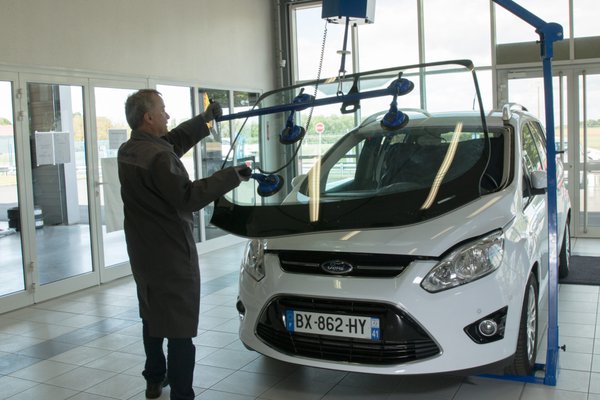 Windshield Replacement - A windshield forms part of the structural integrity of a vehicle and can prevent the roof collapsing in the event of a rollover. It also is essential for correct operation of the airbag system.
Optic-Kleer aims to be very competitive on price. That when combined with our ‘Best in the industry’ guarantees make Optic-Kleer the best value when looking to replace your windshield.
If you can’t come to us, we can come to you! The choice is entirely yours. We work around your busy schedules. If you are paying through insurance, we can handle all claim processing and paperwork for you, making it a painless process. Windshield Replacement - A windshield forms part of the structural integrity of a vehicle and can prevent the roof collapsing in the event of a rollover. It also is essential for correct operation of the airbag system.
Optic-Kleer aims to be very competitive on price. That when combined with our ‘Best in the industry’ guarantees make Optic-Kleer the best value when looking to replace your windshield.
If you can’t come to us, we can come to you! The choice is entirely yours. We work around your busy schedules. If you are paying through insurance, we can handle all claim processing and paperwork for you, making it a painless process.