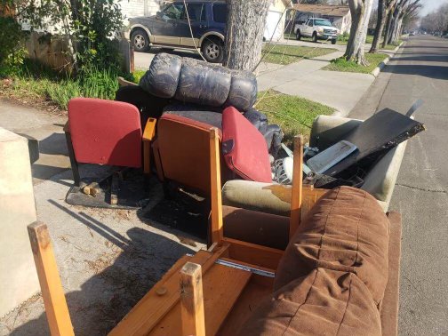 Curbside garbage cleanup - Always making sure to meet customer expectations. Cleaned out some of there garbage. Curbside garbage cleanup - Always making sure to meet customer expectations. Cleaned out some of there garbage.