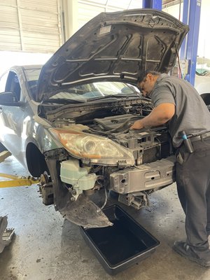 Mazda 3
A/C Condenser/CV Axle replacement - Customer came in with major vibrations at high speeds and an A/C issue. Found A/C condenser and expansion valve clogged and needed replacement. Technicians found internal problem to CV axles causing vibrations ! Mazda 3
A/C Condenser/CV Axle replacement - Customer came in with major vibrations at high speeds and an A/C issue. Found A/C condenser and expansion valve clogged and needed replacement. Technicians found internal problem to CV axles causing vibrations !